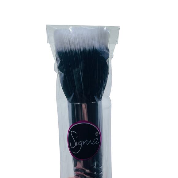 Sigma F50 Duo Fibre Makeup Brush - New In Package - Never Used - Cosmetics NWT - Picture 1 of 7
